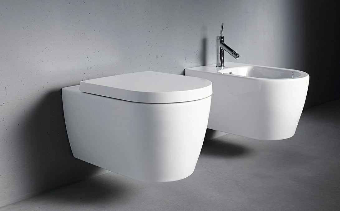 Inodoro y bidet de colgar Duravit Me by starck con asiento soft close